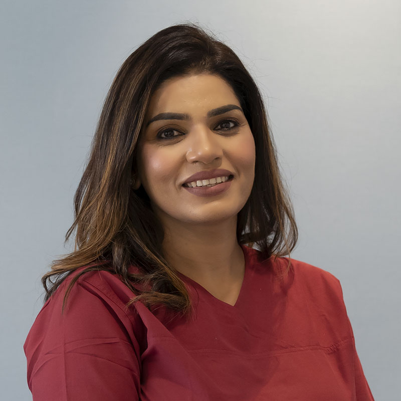 Dr Sonali Bassi - OraCare Cosmetic Dental Clinic Gurgaon